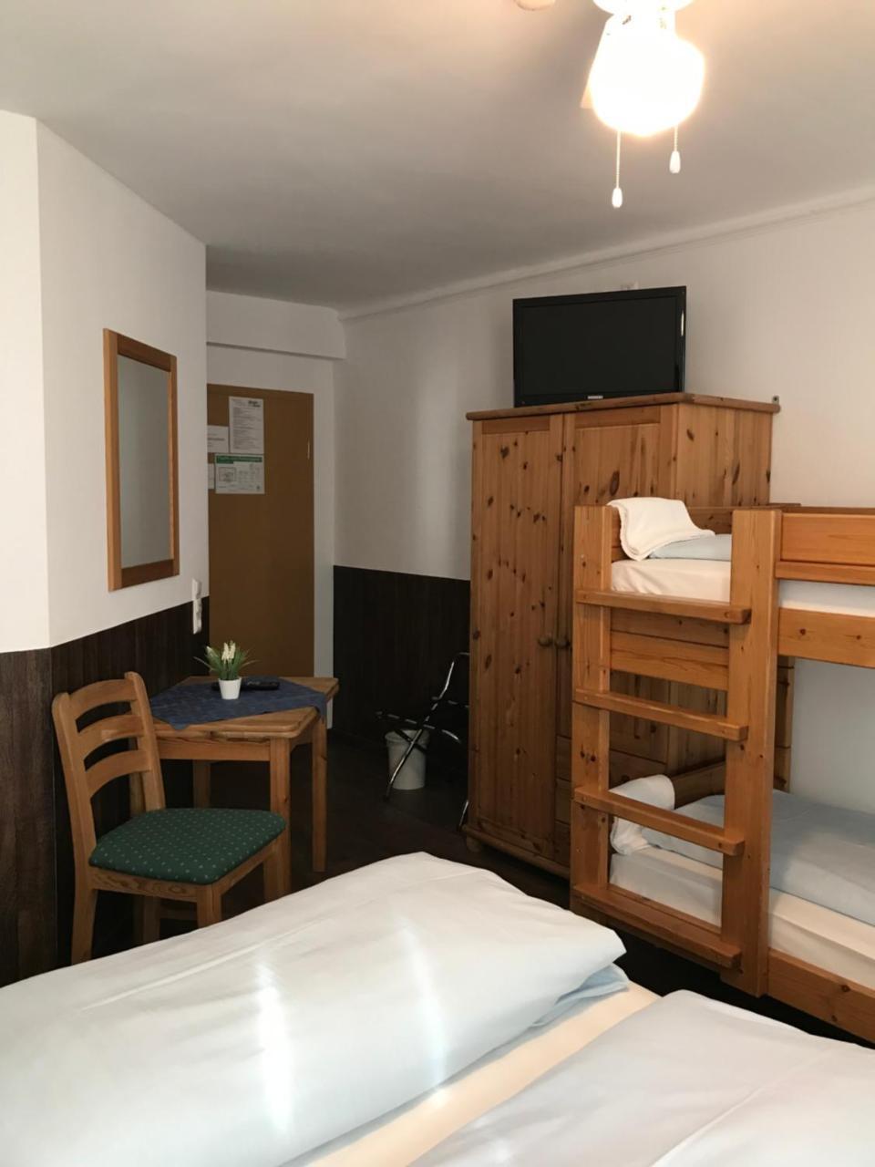 Hotel Guntia Boardinghouse Гюнцбург Екстер'єр фото